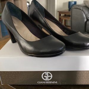 Giani Bernini Heels 9W